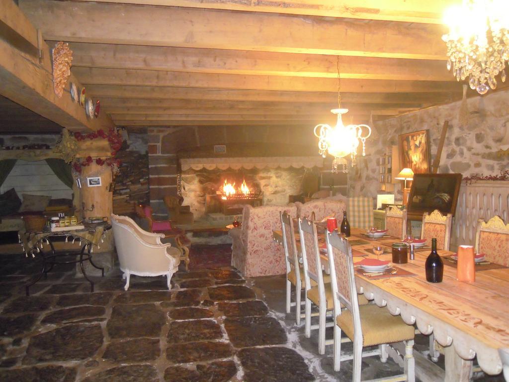 Le Francillon Bed and Breakfast Les Estables Buitenkant foto